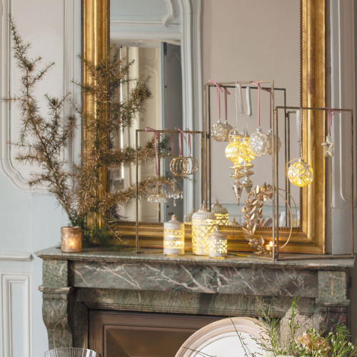 Golden metal centerpiece Golden metal centerpiece