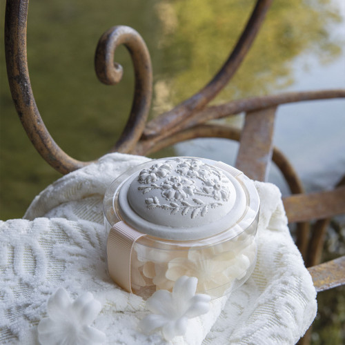 Box of white and nude scented soap petals - Rose Fragrance