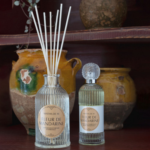 Diffuseur de parfum d'ambiance Les Intemporelles 200 ml - Vanille Dorée Diffuseur de parfum d'ambiance Les Intemporelles 200 ml - Vanille Dorée