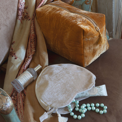 Heart Velvet Pouch - Ecru