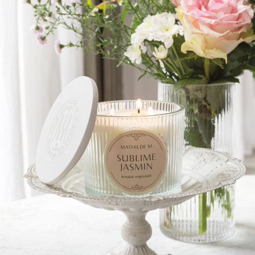 Bougie parfumée Les Intemporelles 400 g - Belle Lavande Bougie parfumée Les Intemporelles 400 g - Belle Lavande