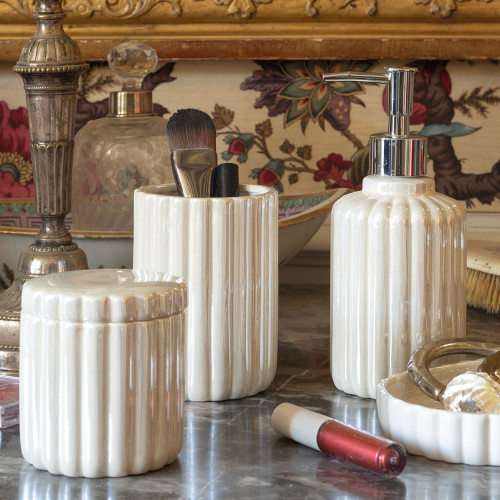 Pearly Glow ceramic bathroom glass