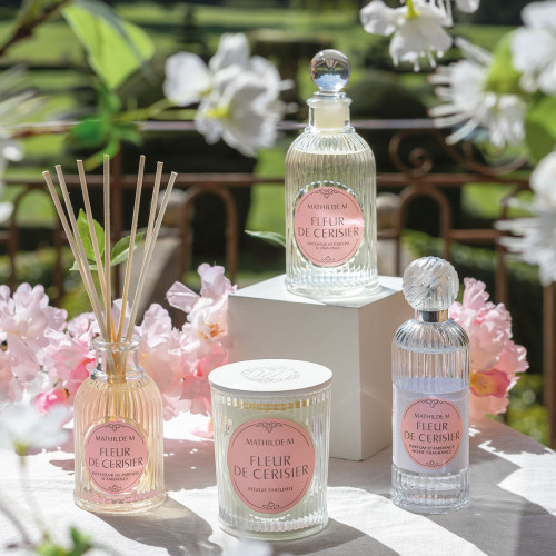 Bougie parfumée Les Intemporelles 145 g - Fleur de Cerisier